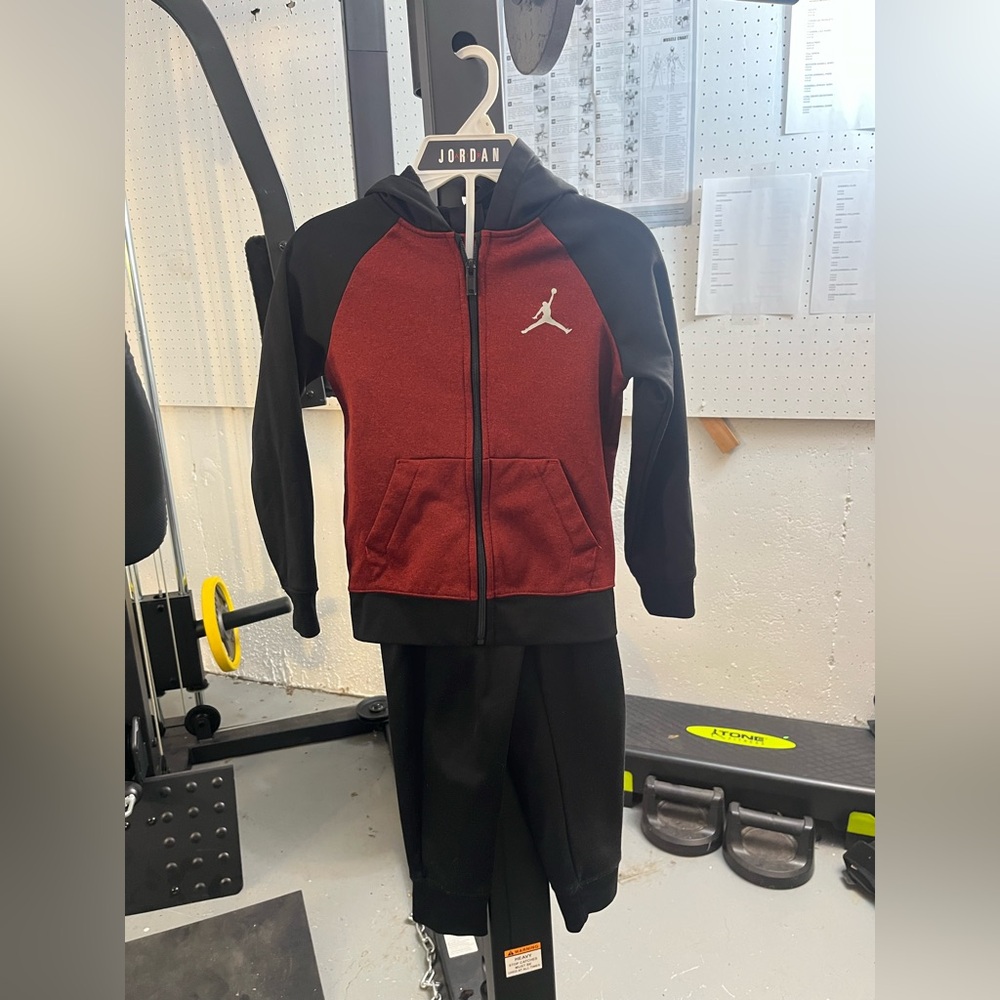 Boys air Jordan jogger set